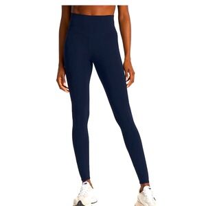 NWT! ✨Vuori Chilled Out Legging✨. Size Small. Color Ink.